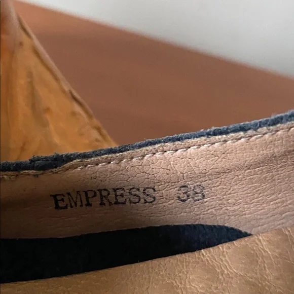 EMPRESS SQUARE TOE FLAT - Picture 9 of 10